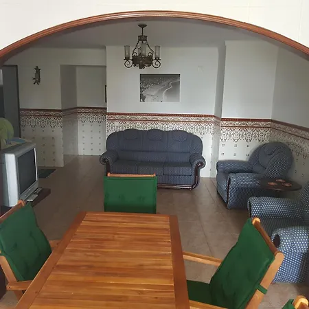 Apartment Geräumige Mit Terrasse In Strandnähe