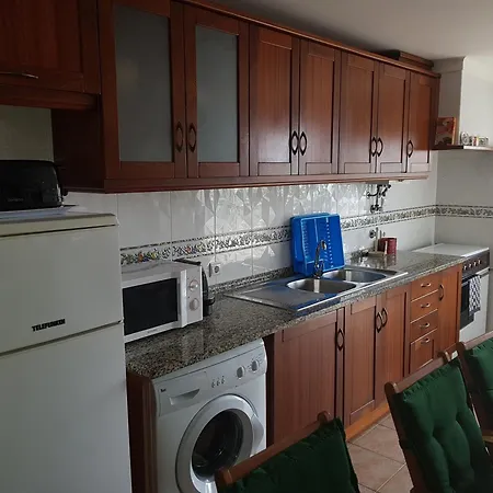 Apartment Geräumige Mit Terrasse In Strandnähe